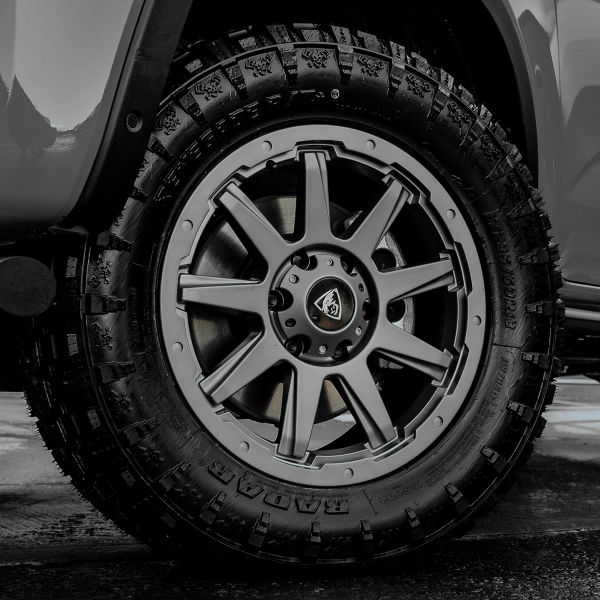 Hurricane Hawke 18 Inch Wheels
